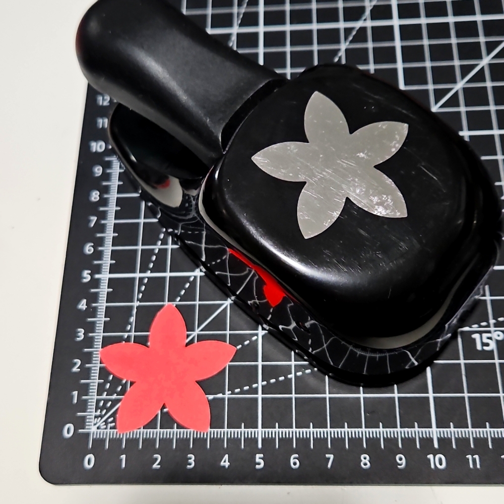 5 Petal Flower Whale handle paper punch